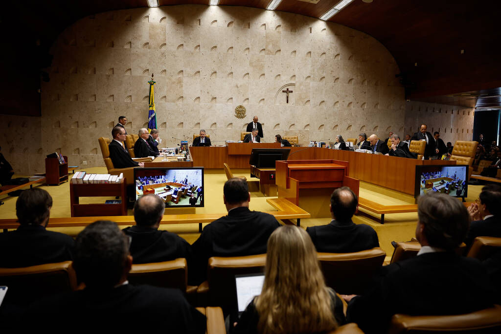 SEM BENEFÍCIO - Ministros do STF avaliam que processo contra Bolsonaro não será afetado por mudança no foro 